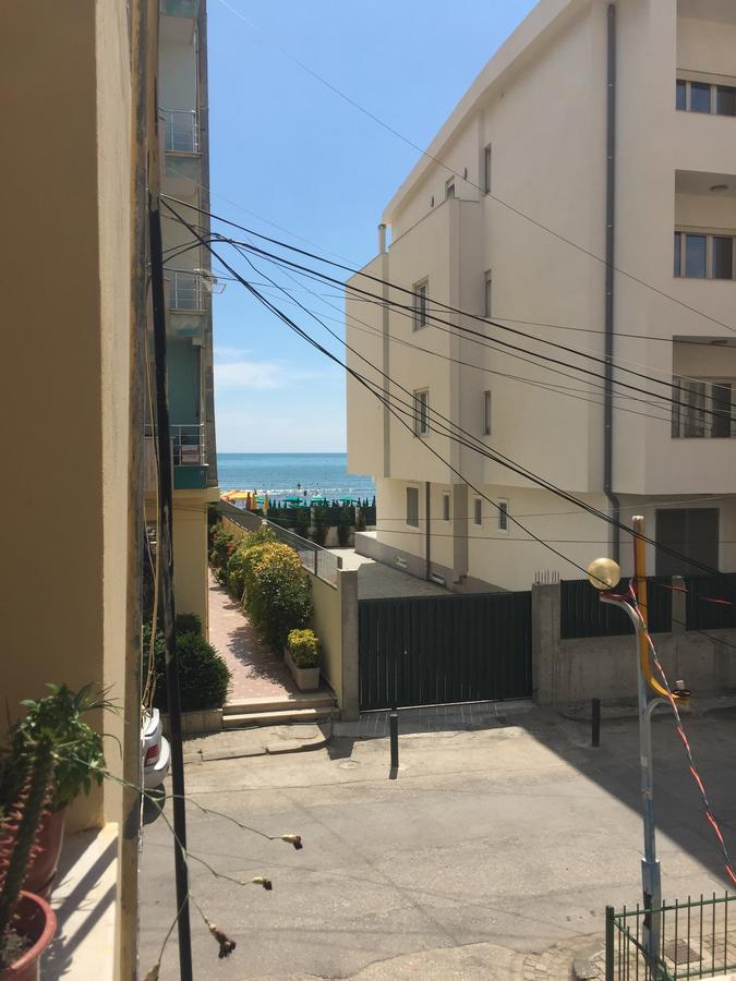 Seaside Apartments Дуррес Экстерьер фото